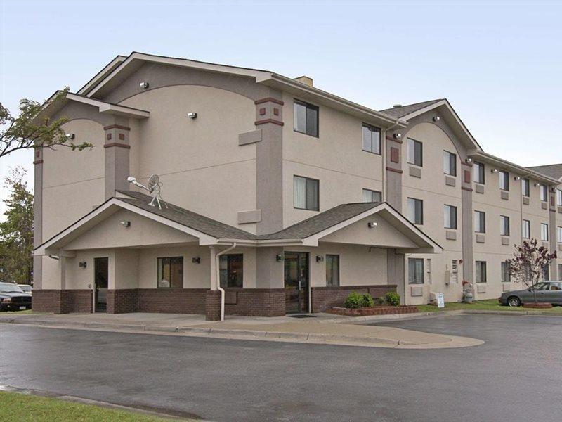Super 8 By Wyndham Newport News/Jefferson Ave. Hotel Buitenkant foto