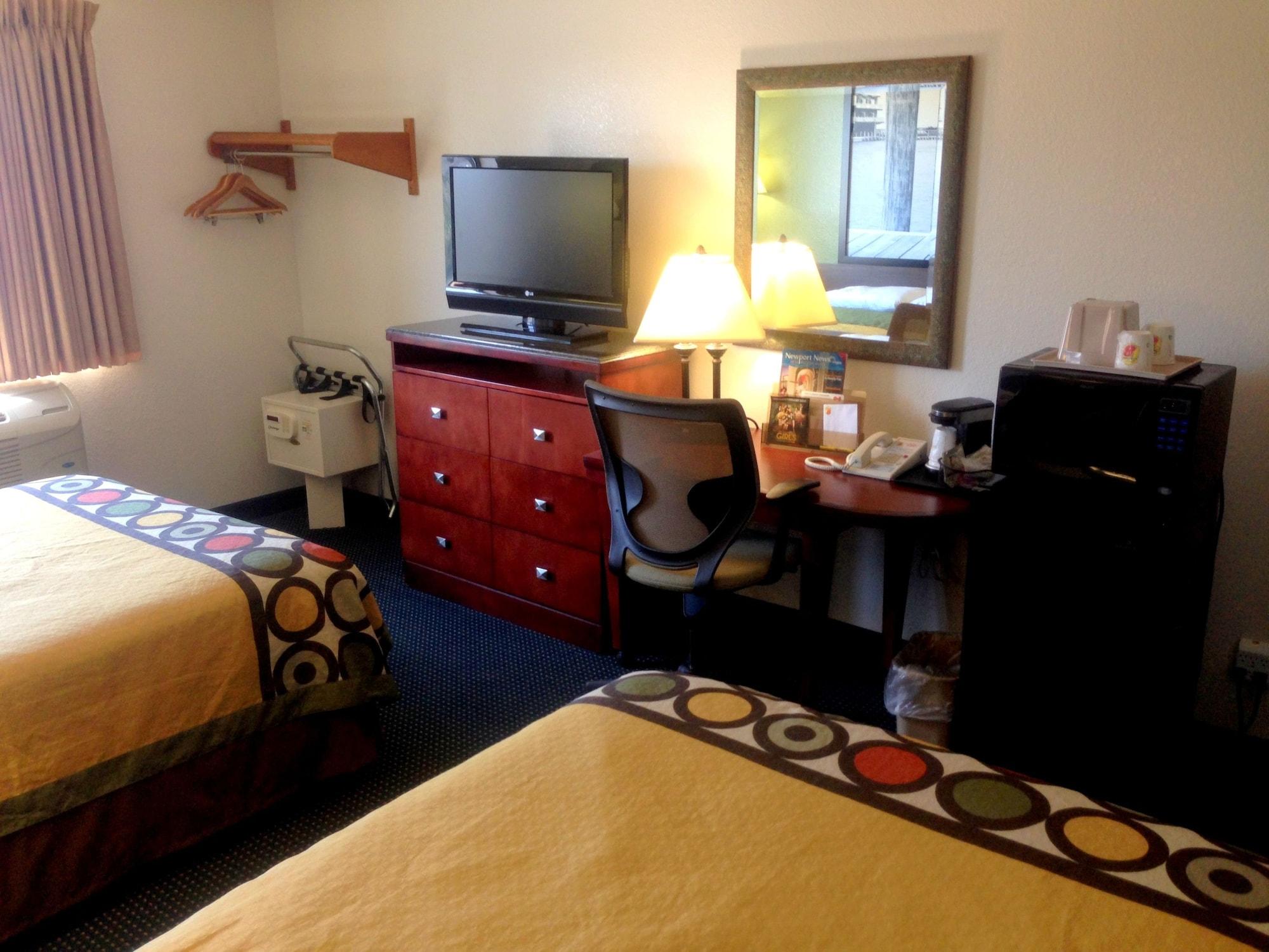 Super 8 By Wyndham Newport News/Jefferson Ave. Hotel Buitenkant foto