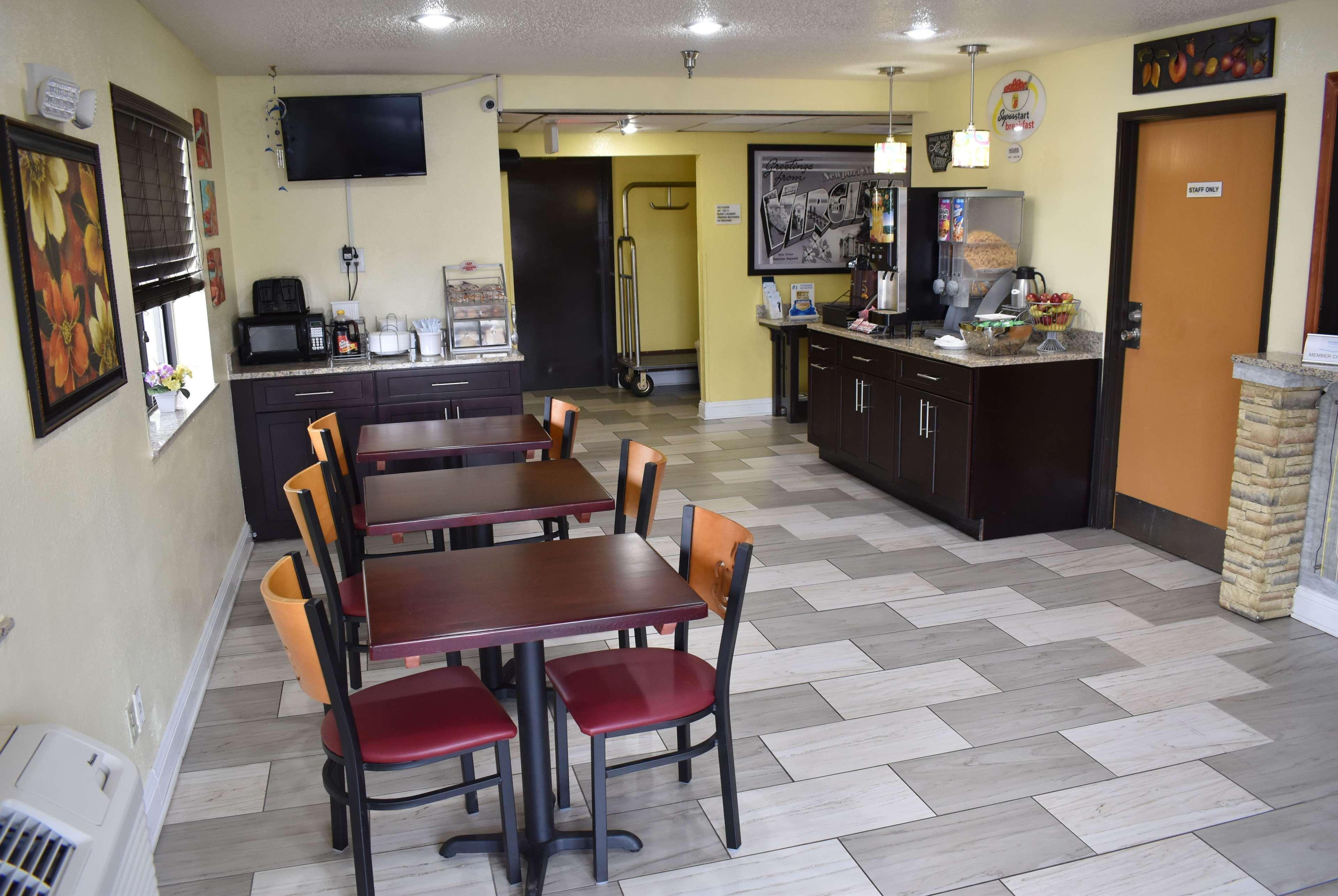 Super 8 By Wyndham Newport News/Jefferson Ave. Hotel Buitenkant foto